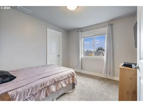 10002 NE 34th Place Vancouver WA 98686