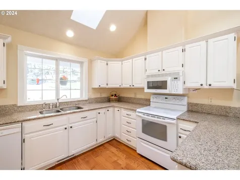 29924 Bartels Creek Drive Lebanon OR 97355