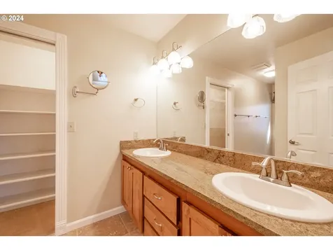 29924 Bartels Creek Drive Lebanon OR 97355