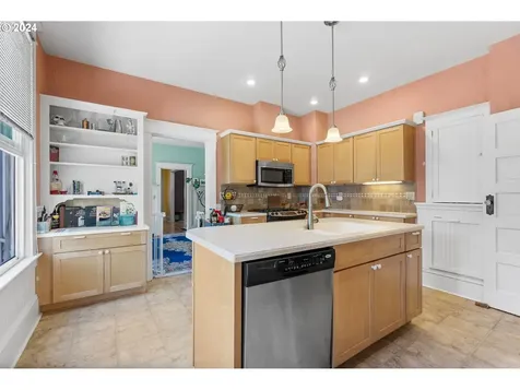 6837/6839 N Macrum Avenue Portland OR 97203