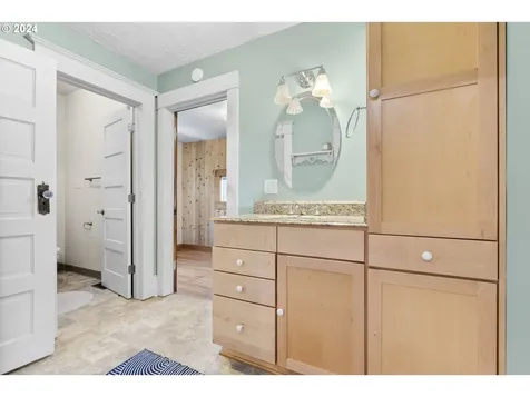 6837/6839 N Macrum Avenue Portland OR 97203