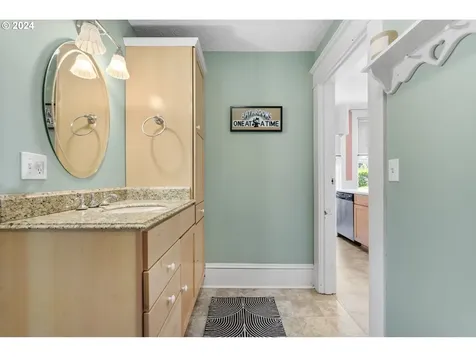 6837/6839 N Macrum Avenue Portland OR 97203