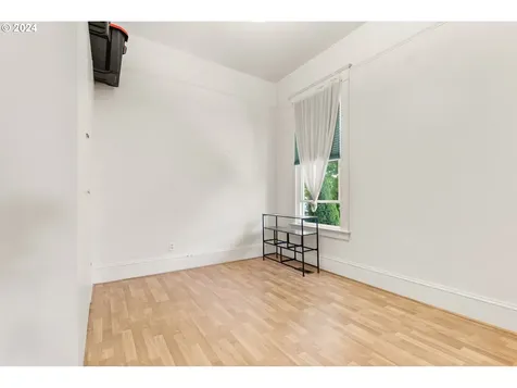 6837/6839 N Macrum Avenue Portland OR 97203