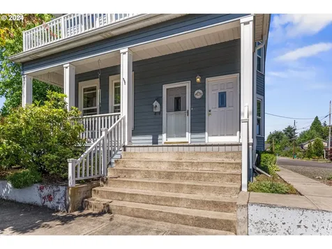 6837/6839 N Macrum Avenue Portland OR 97203