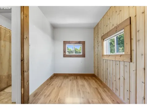 6837/6839 N Macrum Avenue Portland OR 97203