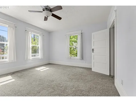 6837/6839 N Macrum Avenue Portland OR 97203