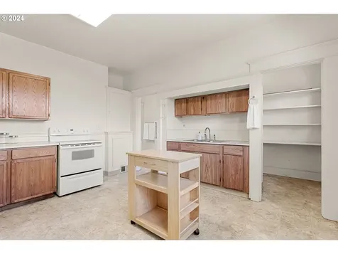 6837/6839 N Macrum Avenue Portland OR 97203
