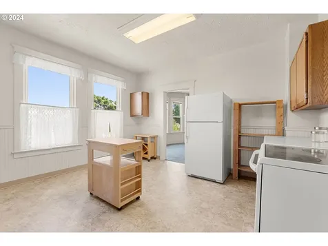 6837/6839 N Macrum Avenue Portland OR 97203
