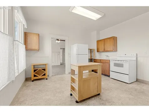 6837/6839 N Macrum Avenue Portland OR 97203