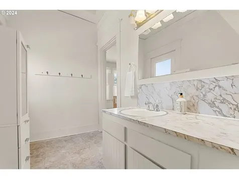 6837/6839 N Macrum Avenue Portland OR 97203