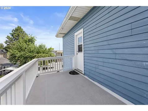 6837/6839 N Macrum Avenue Portland OR 97203