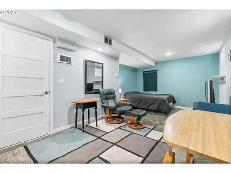 6837/6839 N Macrum Avenue Portland OR 97203