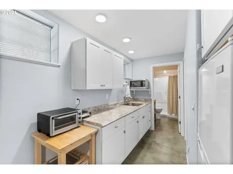 6837/6839 N Macrum Avenue Portland OR 97203