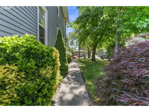 6837/6839 N Macrum Avenue Portland OR 97203
