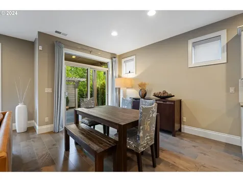 4247 Nw Ashbrook Drive Portland OR 97229