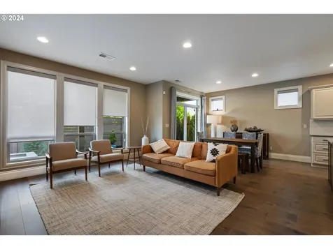 4247 Nw Ashbrook Drive Portland OR 97229
