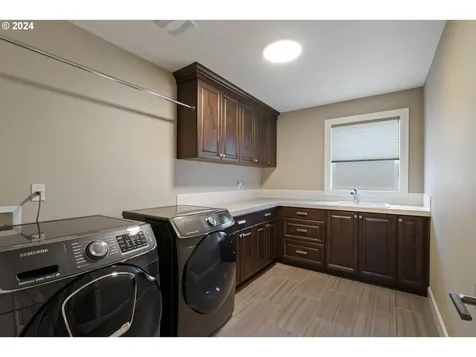 4247 Nw Ashbrook Drive Portland OR 97229