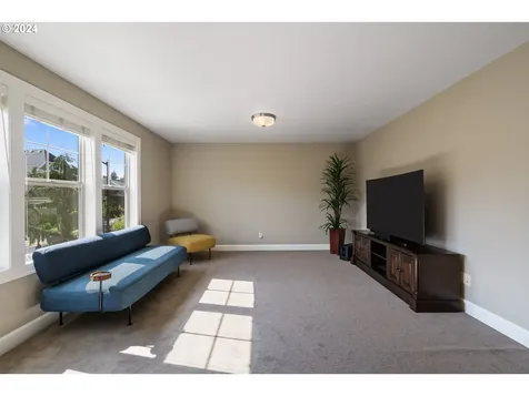 4247 Nw Ashbrook Drive Portland OR 97229