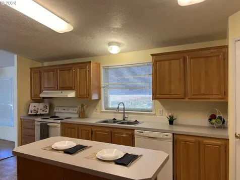 23077 SW Main Street Sherwood OR 97140
