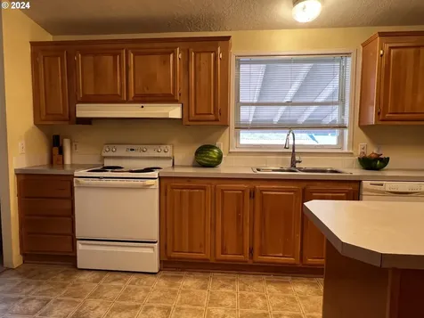 23077 SW Main Street Sherwood OR 97140