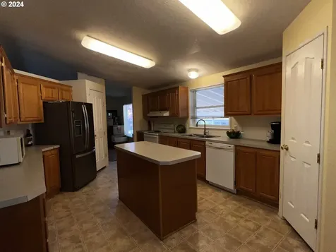 23077 SW Main Street Sherwood OR 97140