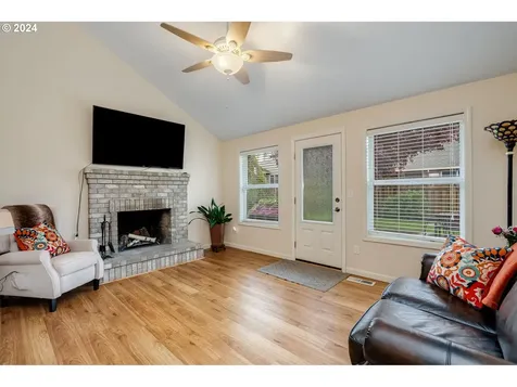 304 Julie Ann Drive Oregon City OR 97045