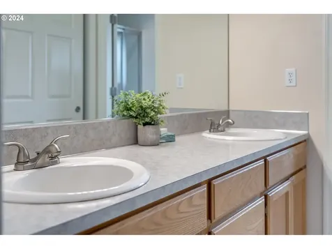 304 Julie Ann Drive Oregon City OR 97045