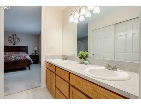 304 Julie Ann Drive Oregon City OR 97045