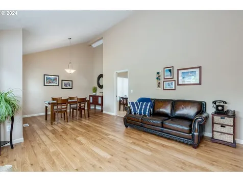 304 Julie Ann Drive Oregon City OR 97045