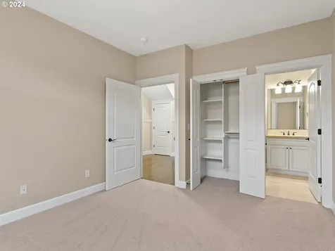 1304 S Great Blue Road Ridgefield WA 98642