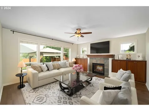 342 Se 16th Avenue Canby OR 97013