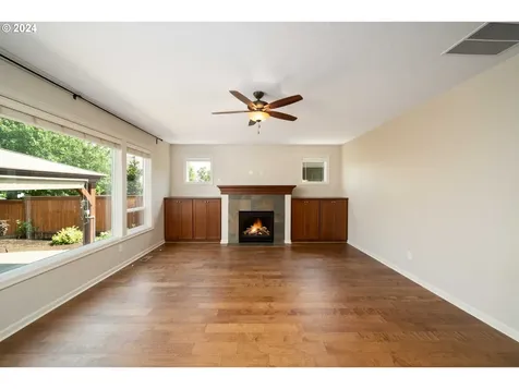 342 Se 16th Avenue Canby OR 97013