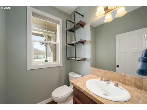 342 Se 16th Avenue Canby OR 97013