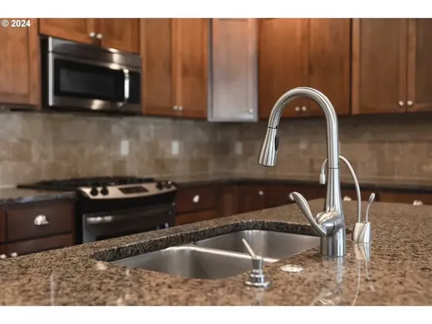 342 Se 16th Avenue Canby OR 97013