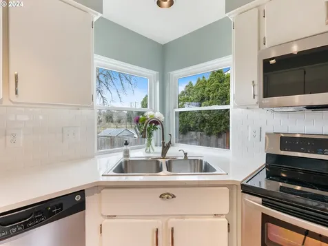 18138 Nw Deerfield Drive Portland OR 97229