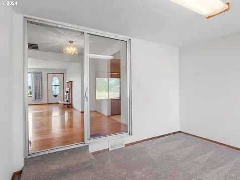 1578 Walton Way Woodburn OR 97071