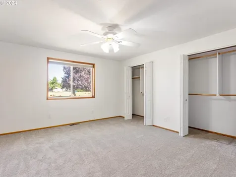 1578 Walton Way Woodburn OR 97071