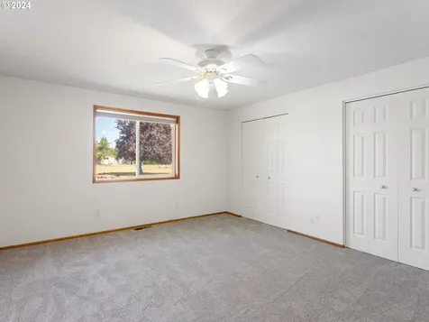 1578 Walton Way Woodburn OR 97071