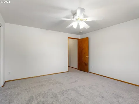 1578 Walton Way Woodburn OR 97071
