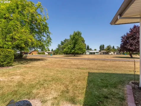1578 Walton Way Woodburn OR 97071