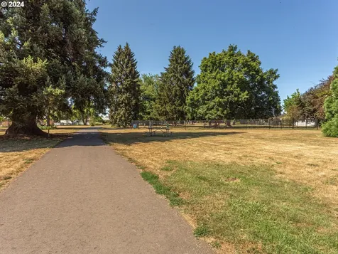 1578 Walton Way Woodburn OR 97071