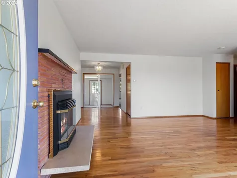 1578 Walton Way Woodburn OR 97071