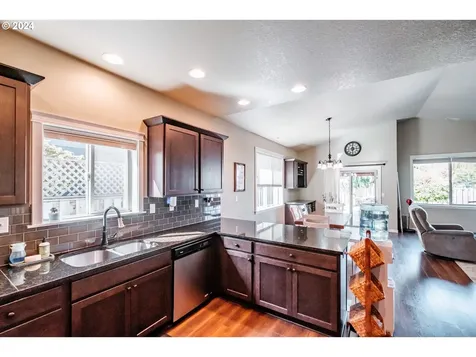 6618 NE Noel Lane Albany OR 97321