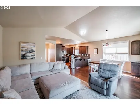 6618 NE Noel Lane Albany OR 97321