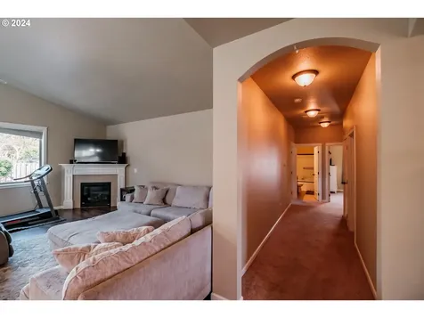 6618 NE Noel Lane Albany OR 97321