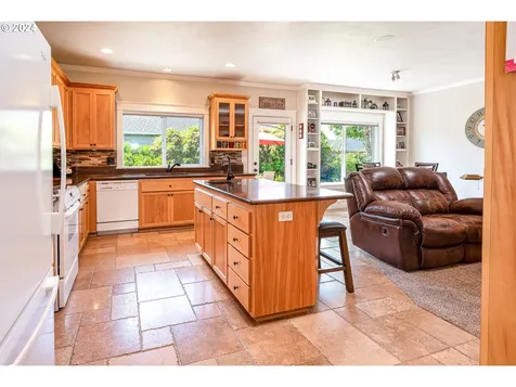 701 Blackstone Street Springfield OR 97477