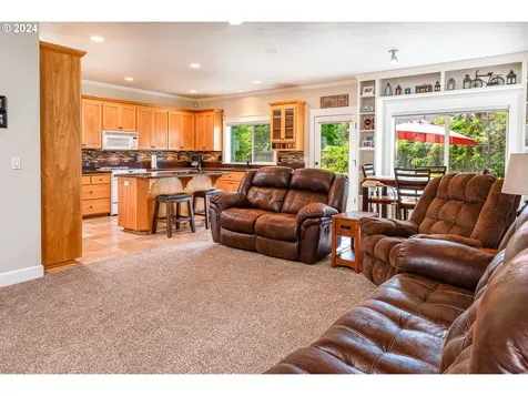 701 Blackstone Street Springfield OR 97477