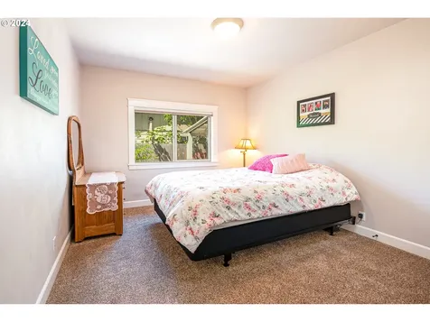 701 Blackstone Street Springfield OR 97477