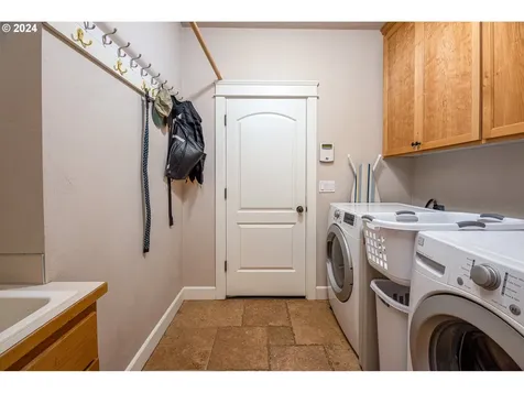 701 Blackstone Street Springfield OR 97477