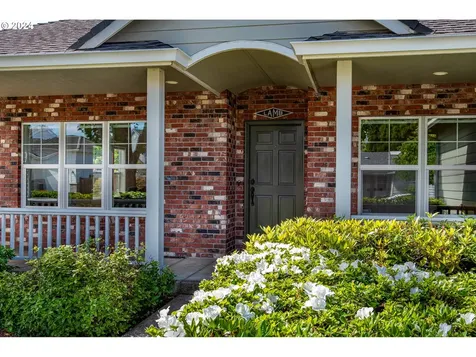 701 Blackstone Street Springfield OR 97477